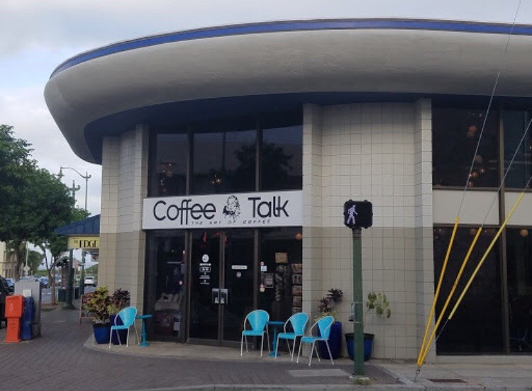 カパフルにあるCoffee talk (コーヒートーク)外観