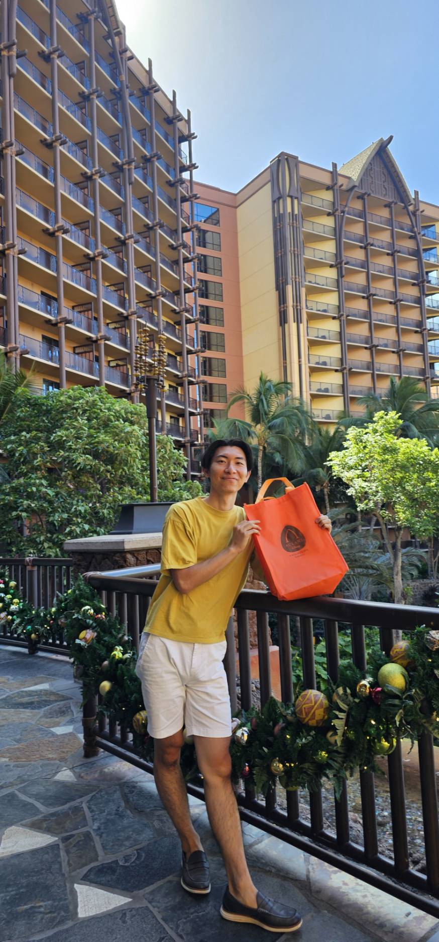 Tomoya Maeda1